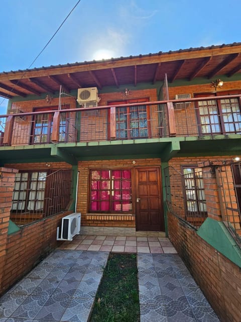 Property building, Patio, Day, Balcony/Terrace, Parking