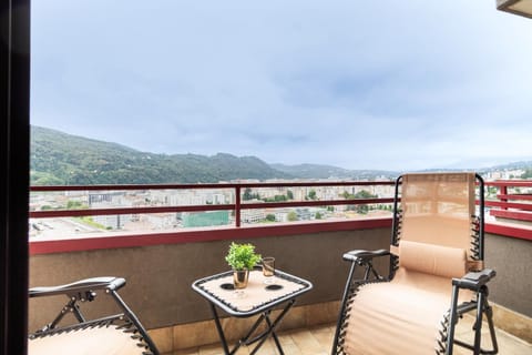 Lena House - Swiss Border View Apartment in Como