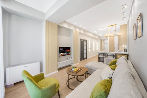 TV and multimedia, Kitchen or kitchenette, Living room, Dining area