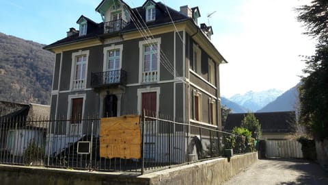 Property building, Facade/entrance
