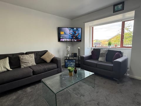 Communal lounge/ TV room, Communal lounge/ TV room