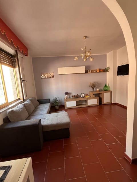 TV and multimedia, Living room, fireplace