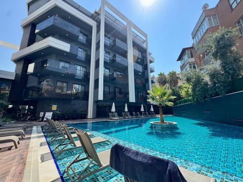 Property building, Swimming pool