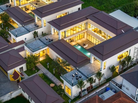 Property building, Bird's eye view, Pool view