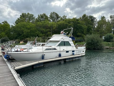 Aquareve-location Docked boat in Valence