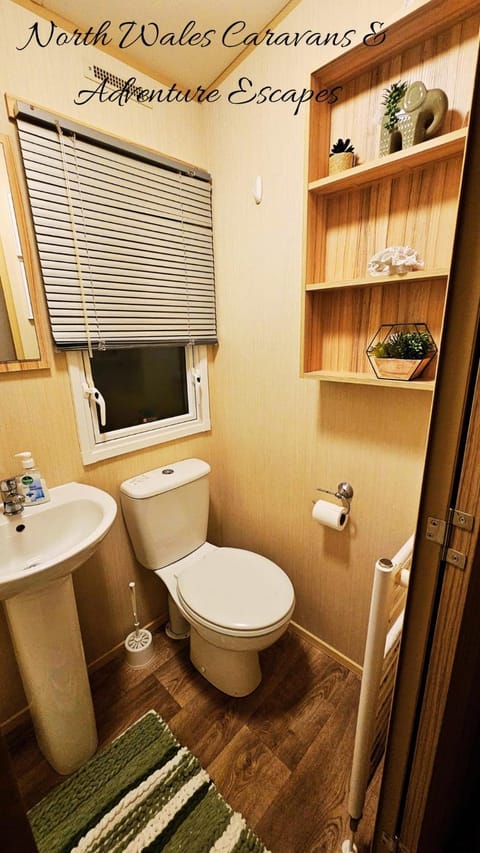 Park Dean Resorts Premium plot with Mountain view & Decking Apartment in Towyn