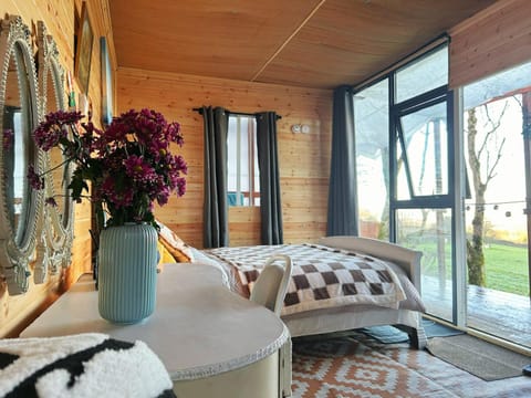 Valley view cabin in the woods on a farm Cabin in Dublin