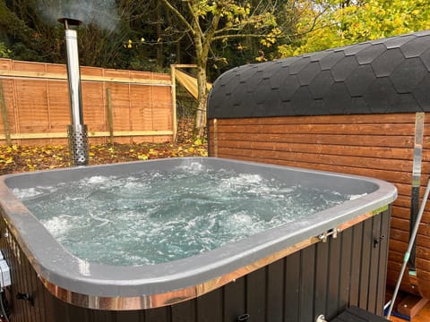 Valley view cabin in the woods on a farm Cabin in Dublin