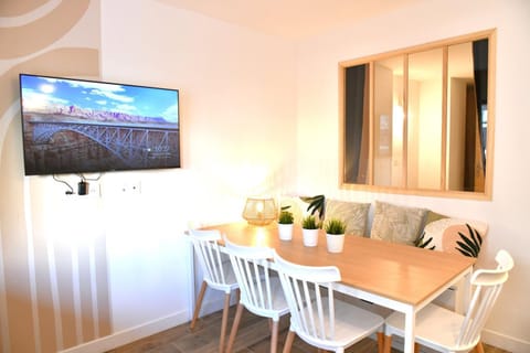 A few minutes away from the Croisette - 8 pers Apartment in Cannes