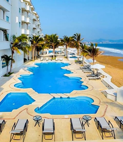 Balcony/Terrace, Swimming pool