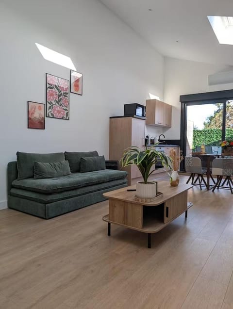 3 appartements uniques - 1 avec sauna balnéo - Parking privé inclus Apartment in Villeneuve-d'Ascq