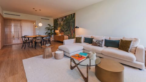 Living room, Seating area, Dining area