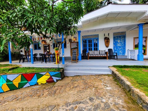 Patio, Day, Garden