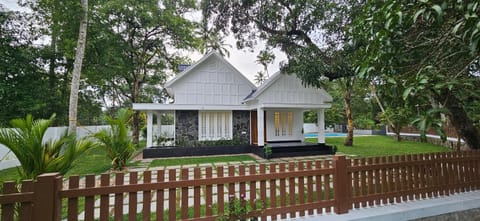 Property building, Spring, Day, Natural landscape, Garden, Garden view