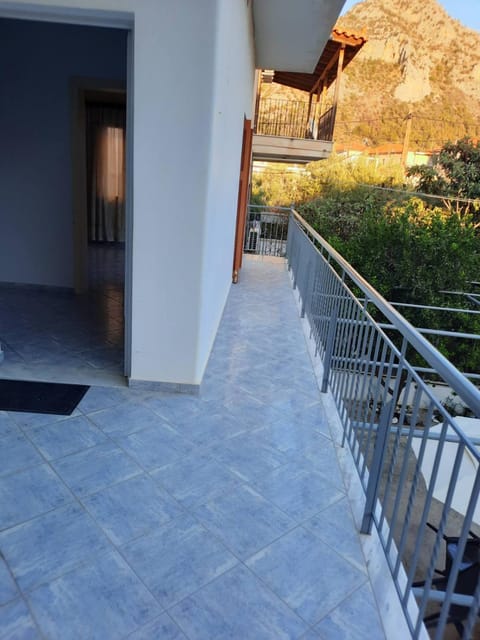 The olive House Apartment in Leonidio