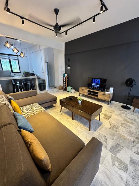 TV and multimedia, Kitchen or kitchenette, Living room, Seating area