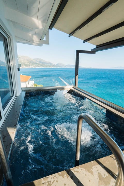 View (from property/room), Balcony/Terrace, Sea view
