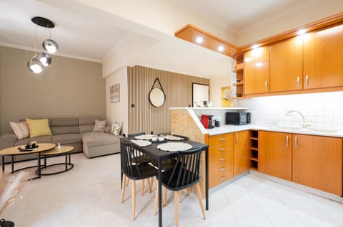 Dining area, kitchen