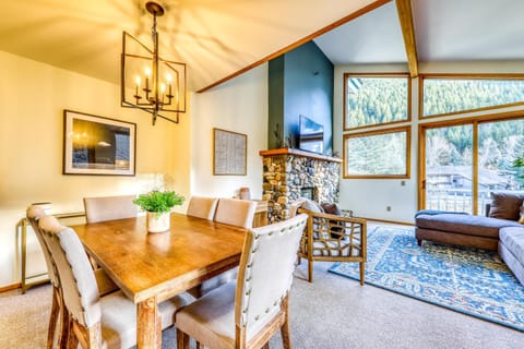 Aspenwood Escape at Warm Springs Apartment in Ketchum