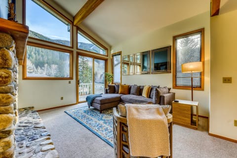 Aspenwood Escape at Warm Springs Apartment in Ketchum