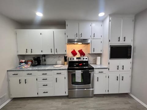 HUGE, PRIVATE, 3 BEDROOM 1 BATH NEAR PLU and JBLM Apartment in King County