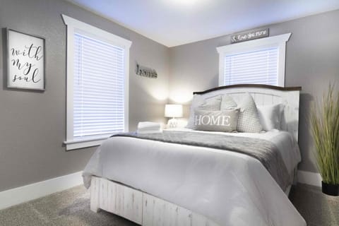 Home in the mountains House in Old Colorado City