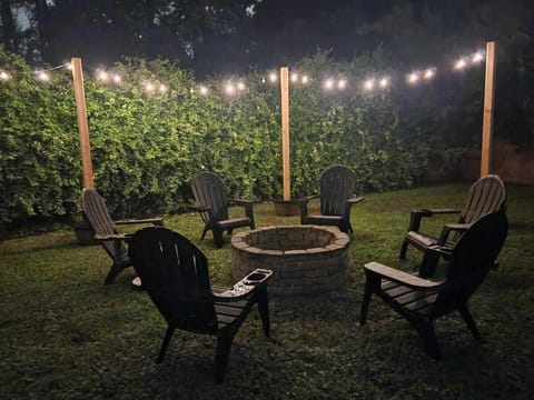 Modern 2 Bedroom Home with Fire Pit, Bikes House in Portsmouth