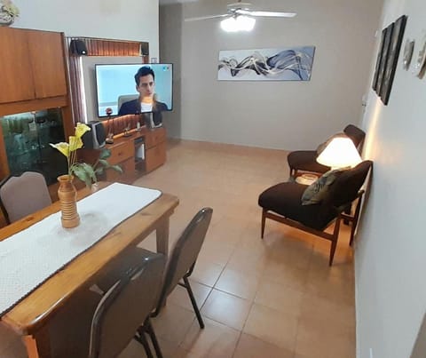 TV and multimedia, Seating area, Dining area