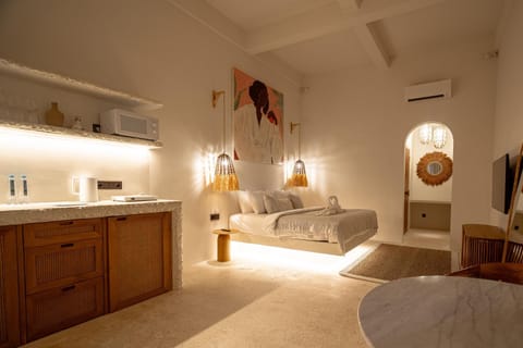 Bed, Kitchen or kitchenette, Photo of the whole room, Bedroom, air conditioner