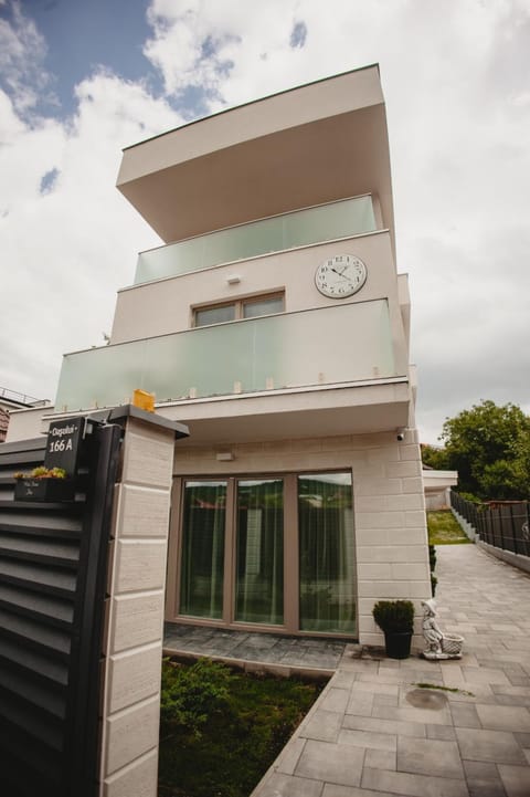 Property building, Day