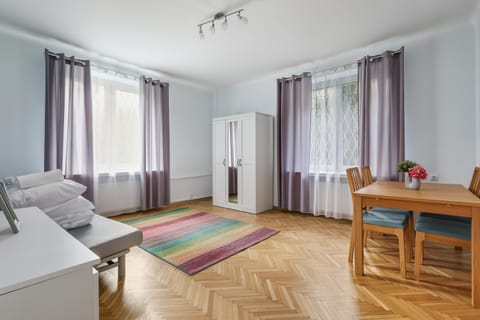 Living room, Photo of the whole room
