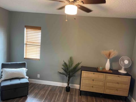 Amenity Palace- Pool Table- Fishing Poles House in Port Orange