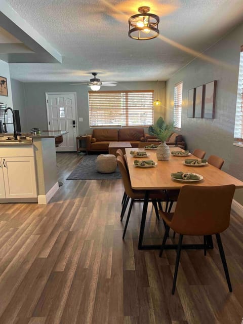 Amenity Palace- Pool Table- Fishing Poles House in Port Orange