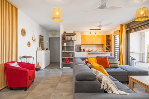 Living room, Communal kitchen