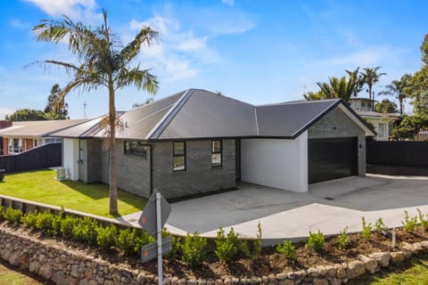 Property building, Garden view
