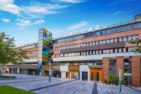 Property building, City view