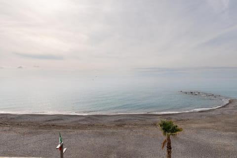 Mediterranean Home - with Sea View Apartment in Vallecrosia