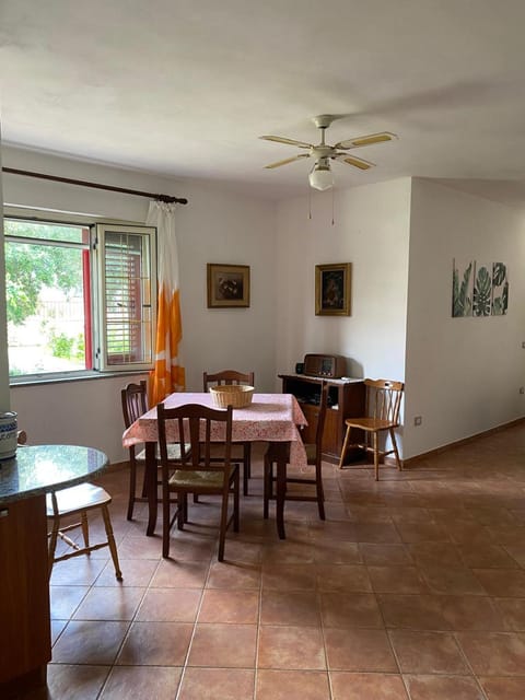 Dining area, Garden view