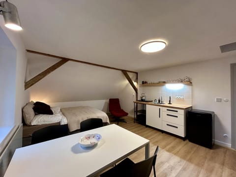 Kitchen or kitchenette, Living room