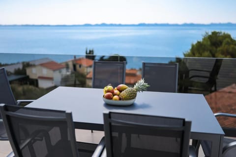View (from property/room), Balcony/Terrace, Food and drinks, Sea view