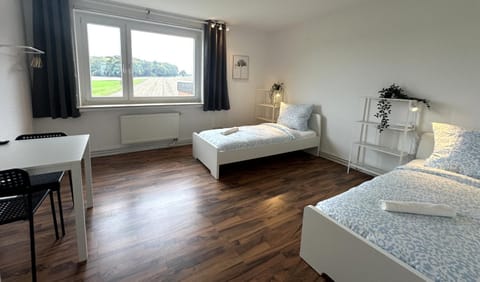Photo of the whole room, Bedroom