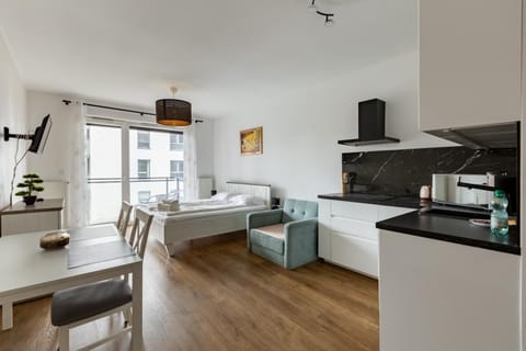 Bed, Kitchen or kitchenette, Living room, Photo of the whole room, Seating area, Dining area, Bedroom, stove