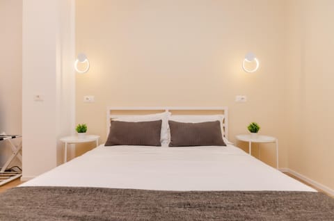 Bed, Photo of the whole room