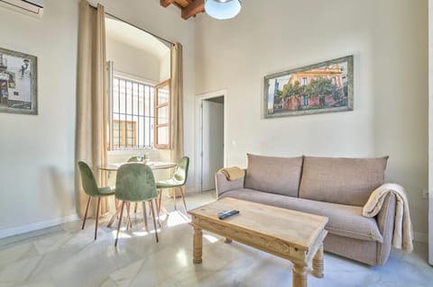 Living room, Seating area, Dining area, air conditioner