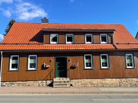 Property building, Day