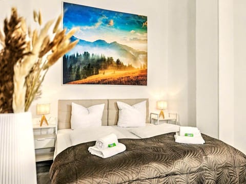 Bed, Photo of the whole room, Bedroom, cot, towels