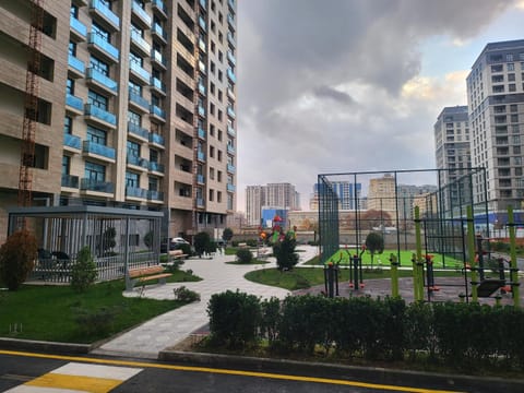 Property building, Garden view, Location