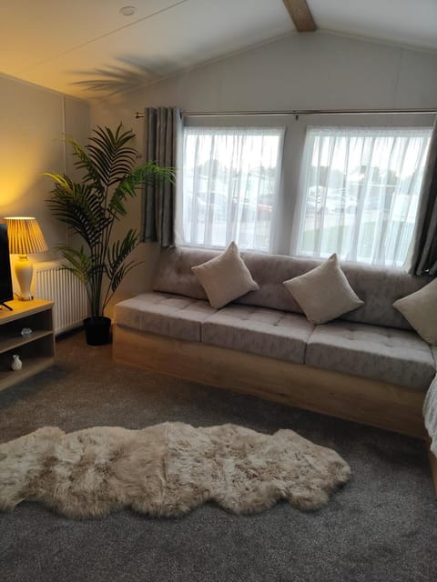 3 Bedroom Static Caravan, Sleeps 8, New 2025! Campground/
RV Resort in Whitley Bay