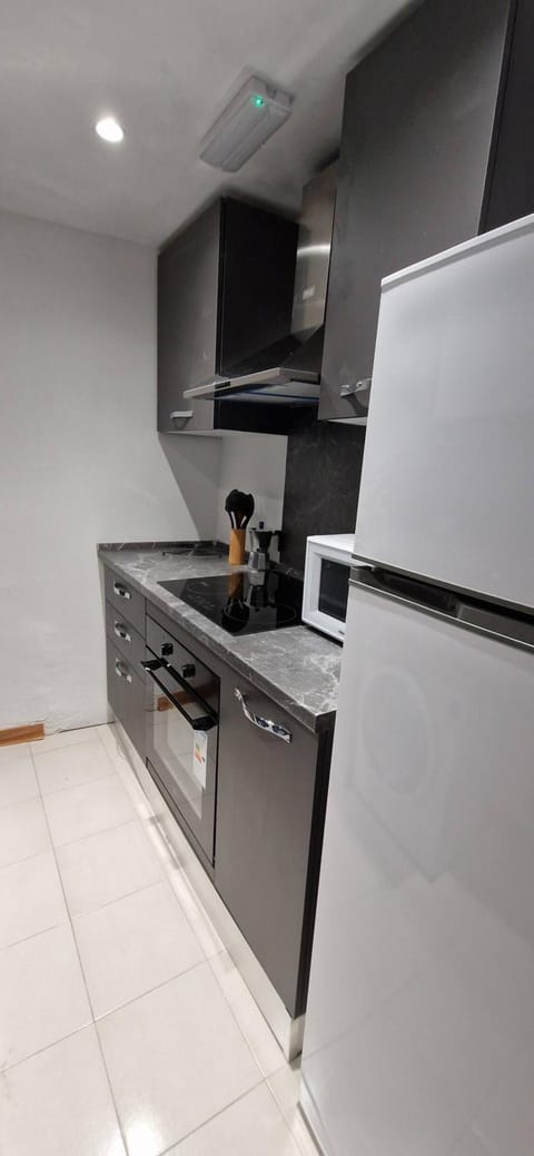 Spacious, Central Apt, sleeps 5 Apartment in Saint Paul's Bay