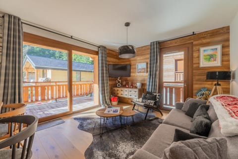 Communal lounge/ TV room, Living room